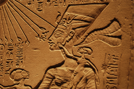Nefertiti and daughters